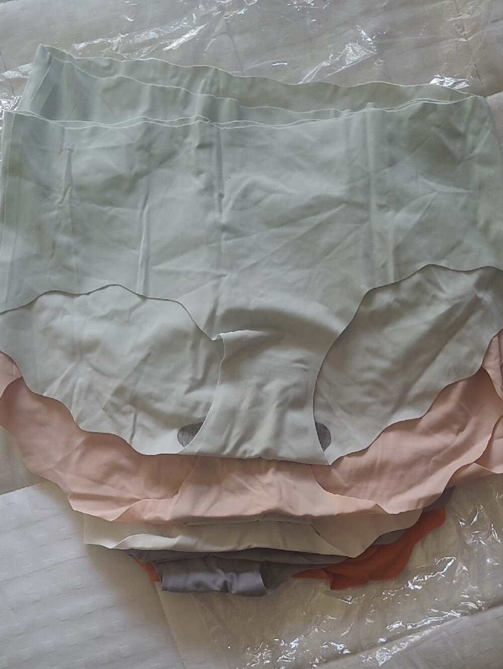 14 pairs of Brand New scalloped no lines XL under pants